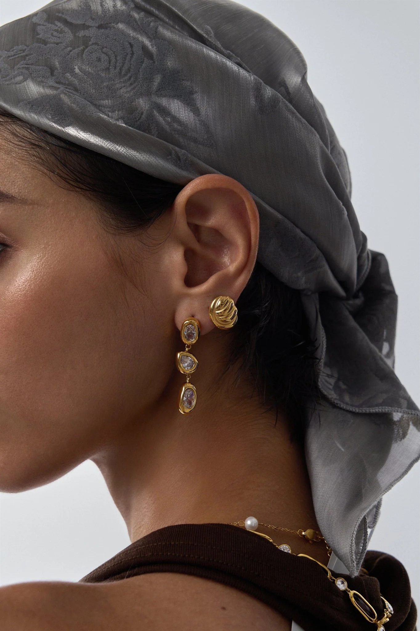 Norah Wave Stud Earrings - Image 3