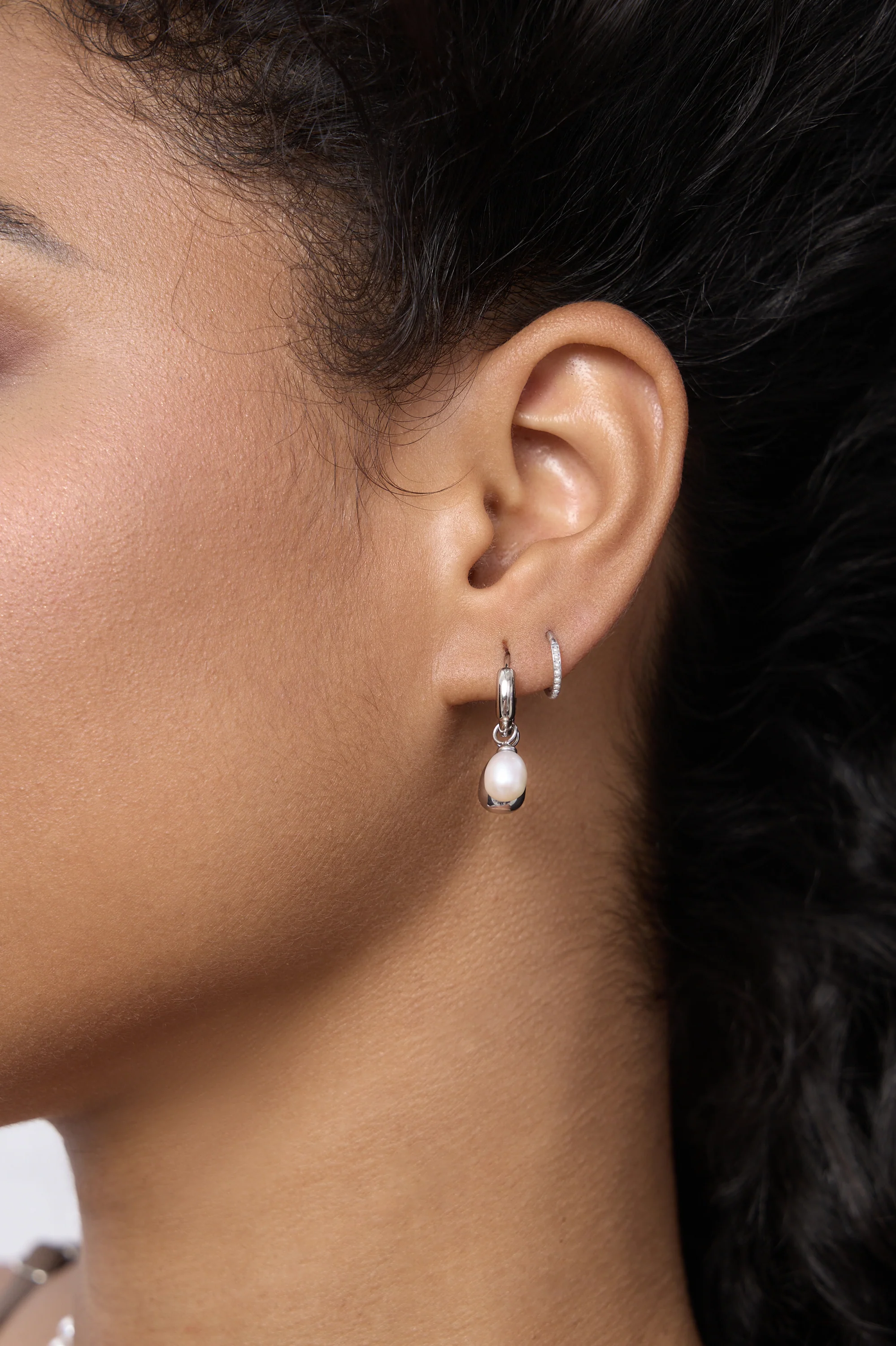 Pearl Gem Titanium Clicker Hoop (Single) - Image 2
