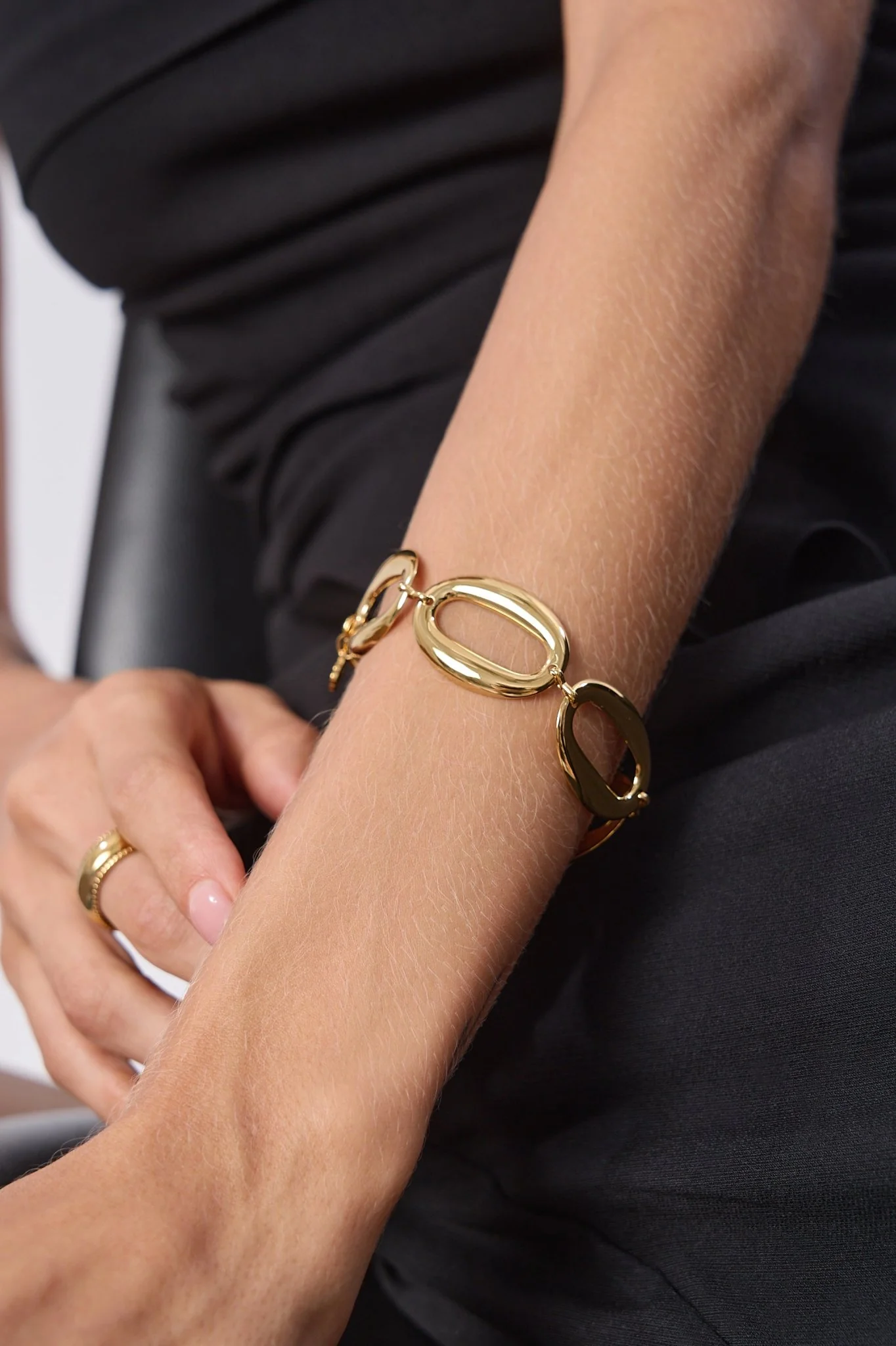 Sienna Chunky Link Bracelet - Image 2